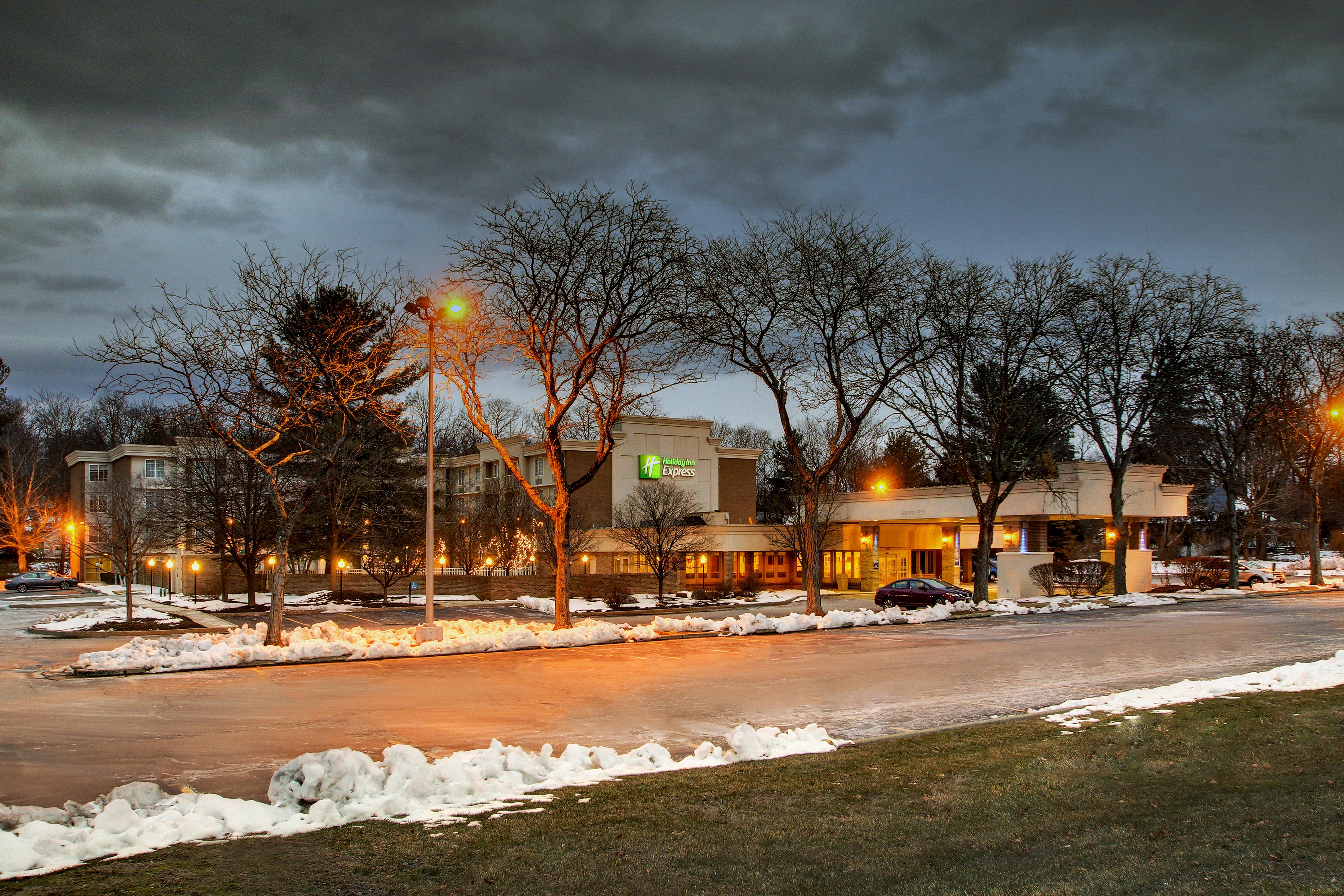 Holiday Inn Express Poughkeepsie By Ihg Exterior foto