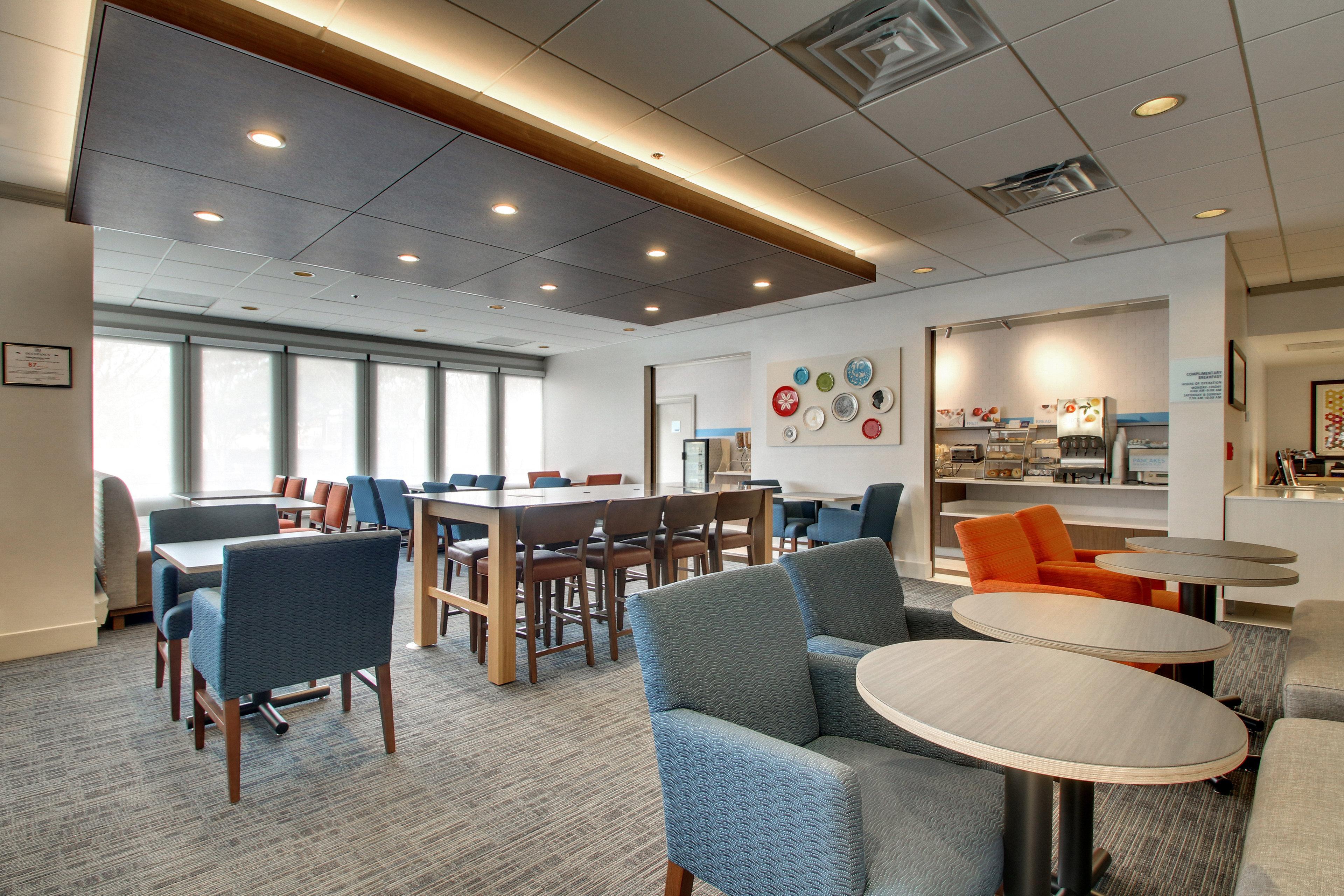 Holiday Inn Express Poughkeepsie By Ihg Exterior foto