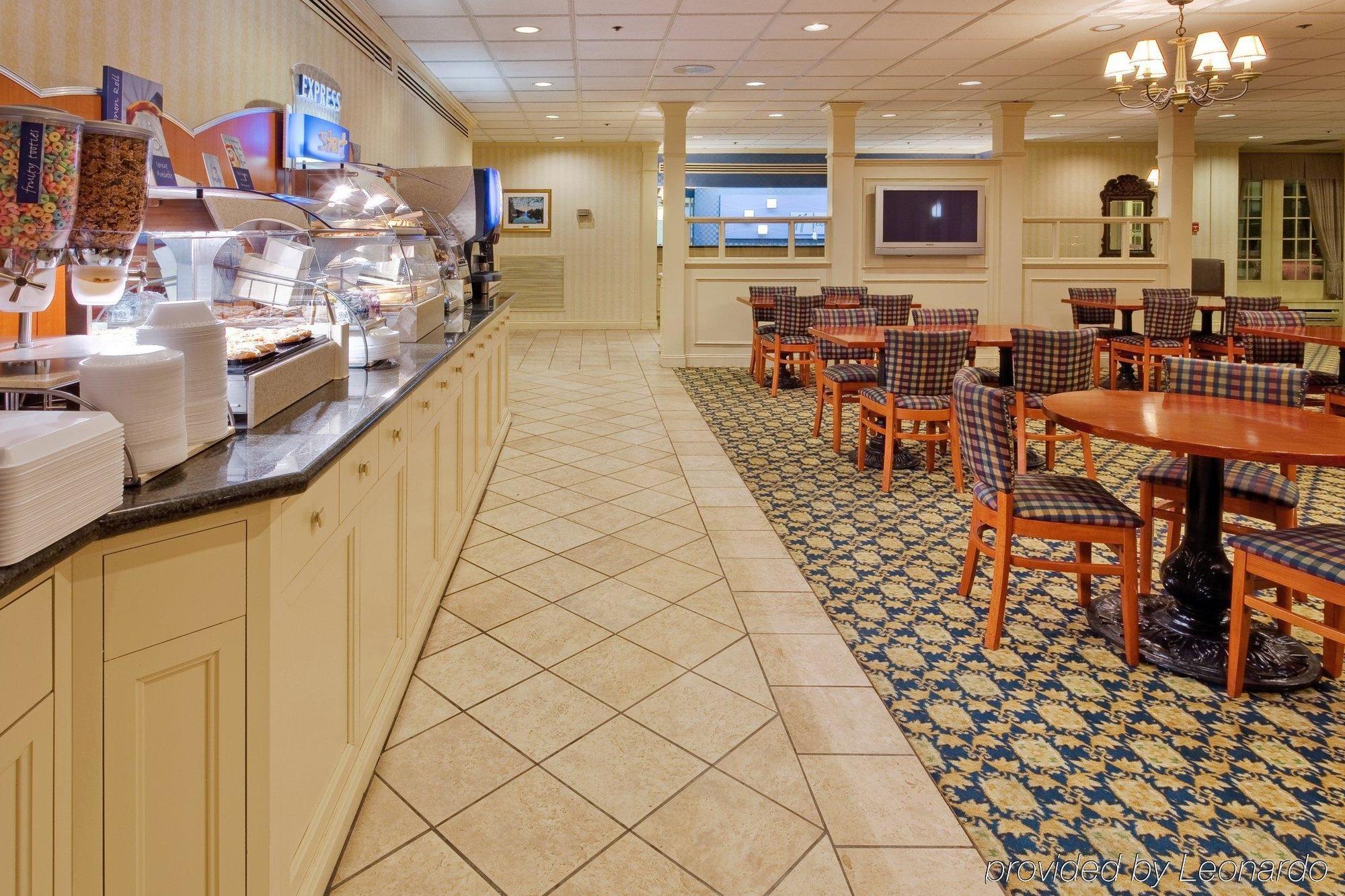 Holiday Inn Express Poughkeepsie By Ihg Exterior foto