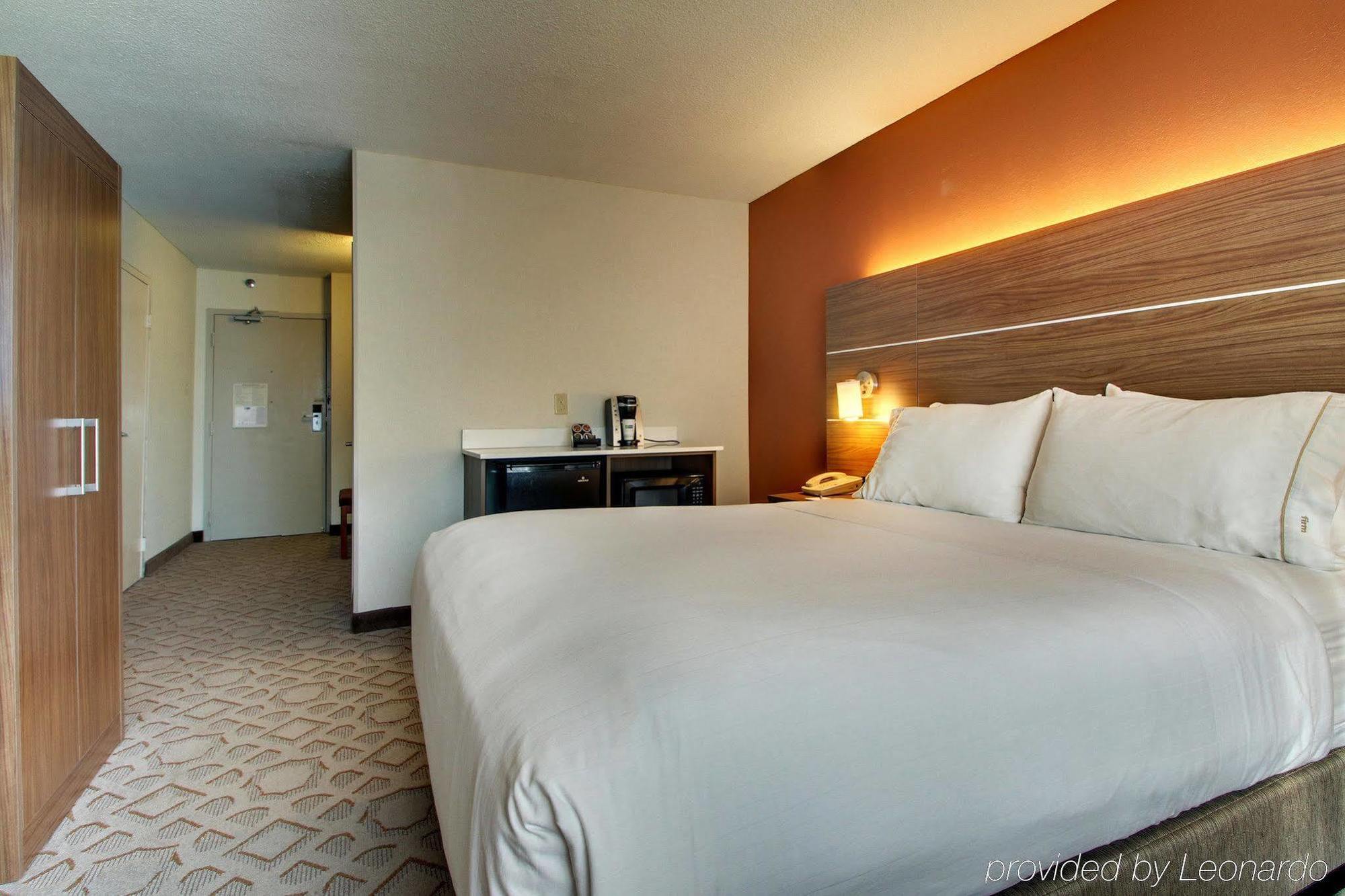 Holiday Inn Express Poughkeepsie By Ihg Exterior foto
