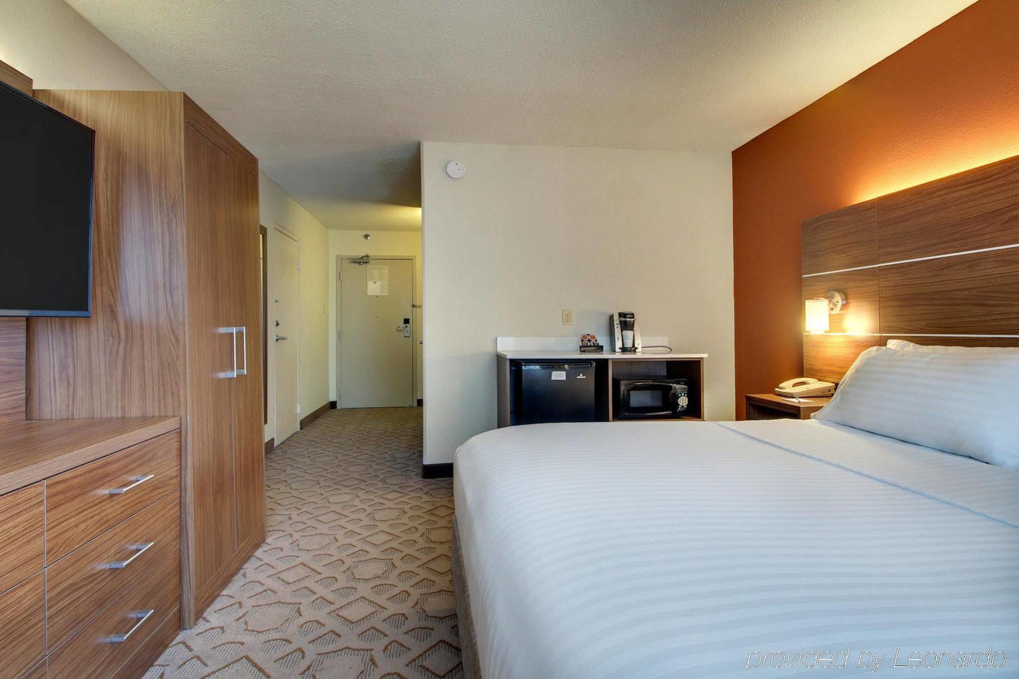 Holiday Inn Express Poughkeepsie By Ihg Exterior foto